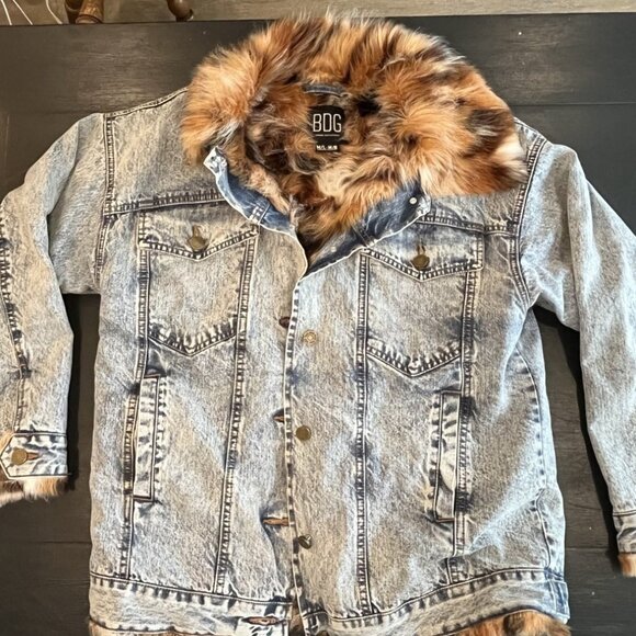 BDG Urban Outfitters Blue Denim Jacket Animal Print Faux Fur Lining Women’s M/L - Picture 3 of 5